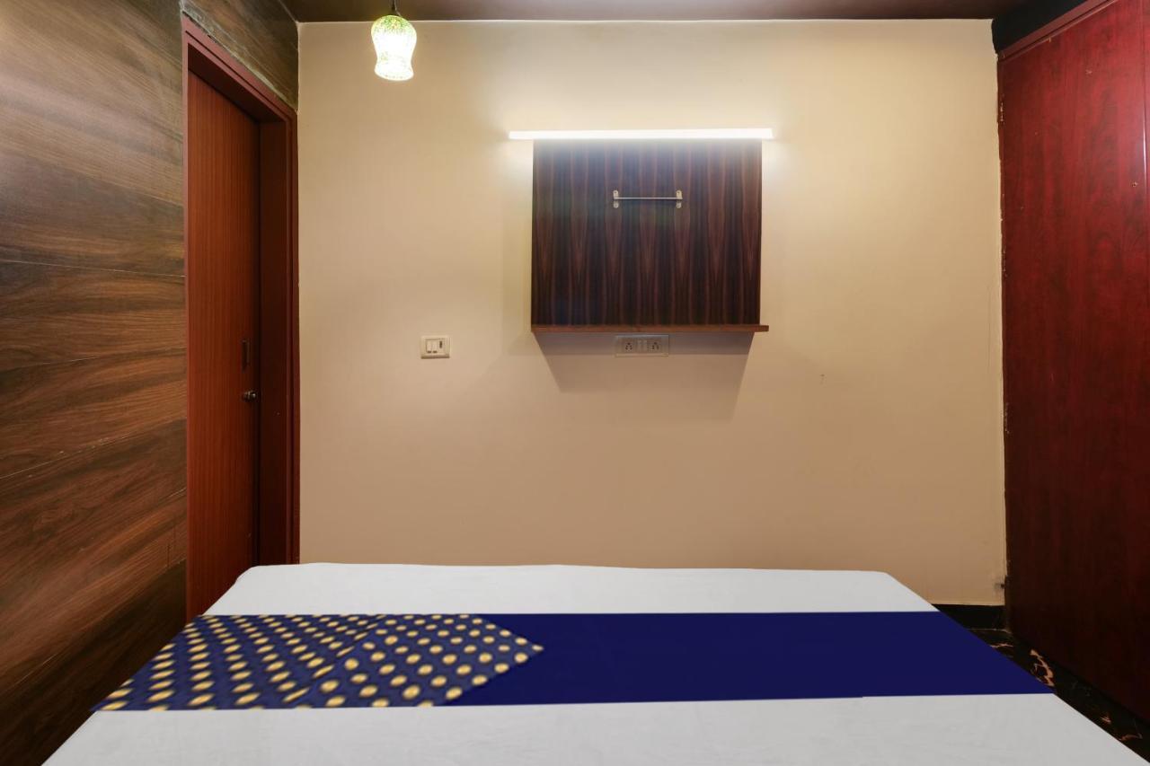 Oyo Flagship 81486 Hotel Mahalaxmi Guesthouse Нью-Дели Экстерьер фото